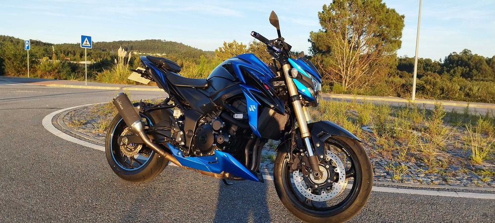 Suzuki gsx-s 750