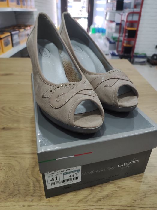 Продам жіночі туфлі