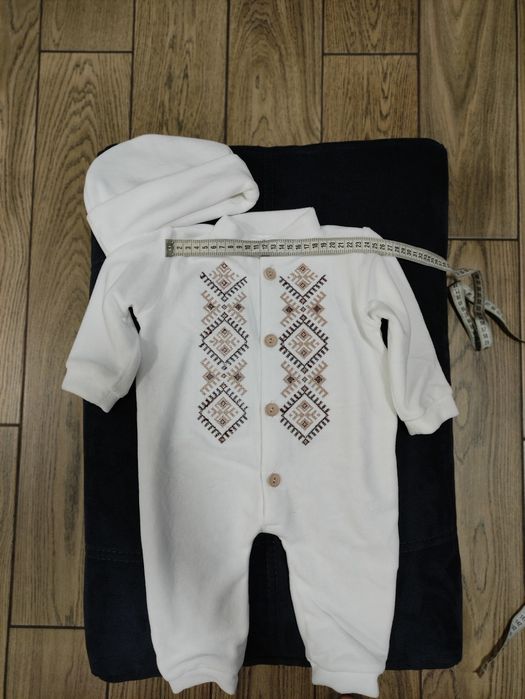 Продам костюм дитячий, вишиванка, до хрещення