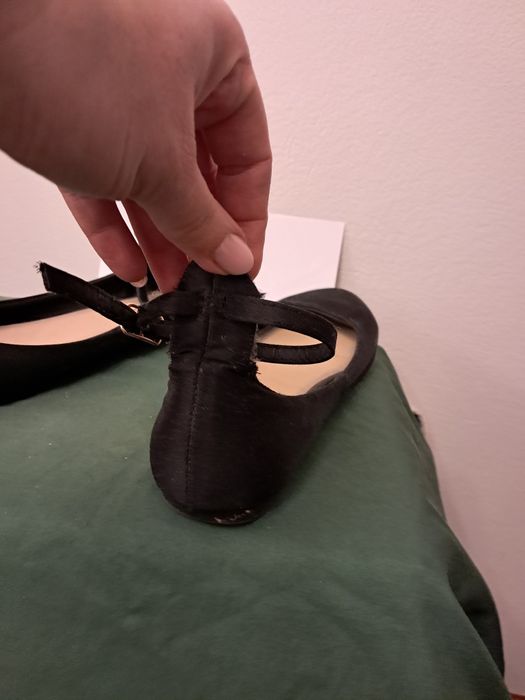 Czarne buty balerinki na pasku 38