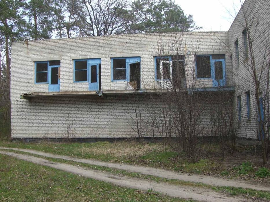 Продам турбазу Днепропетровская обл, Самарь 3,5 га земли  4 тыс м2 зданий 70 $ за м2 от собственника