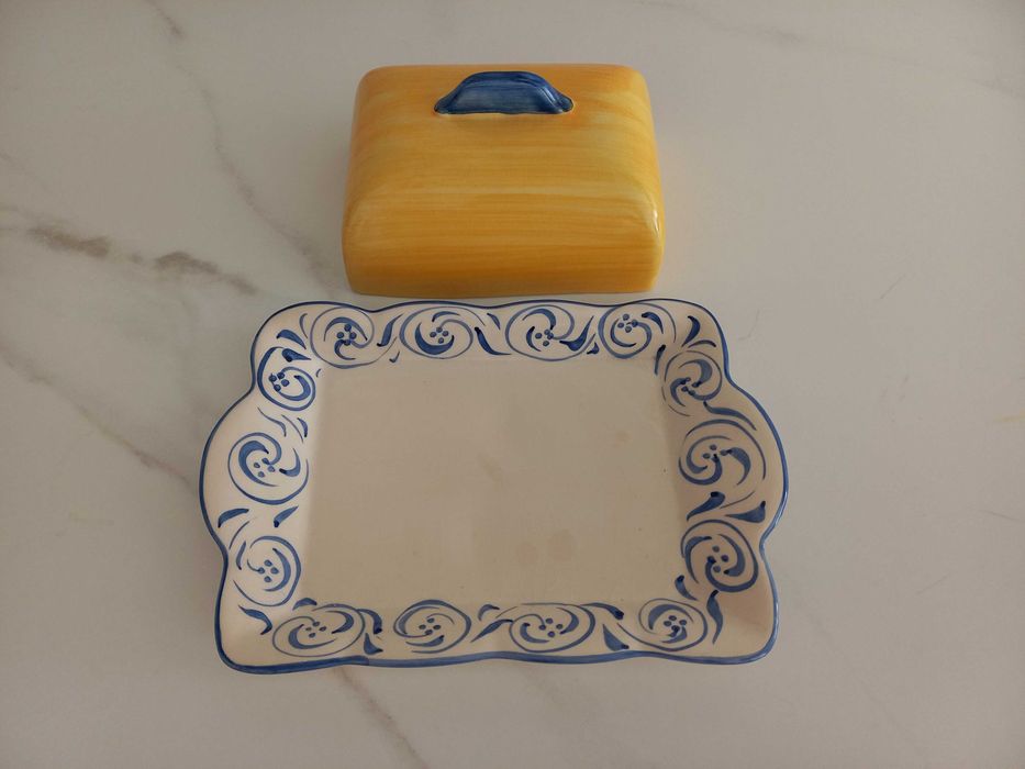 Manteigueira pintada à mão