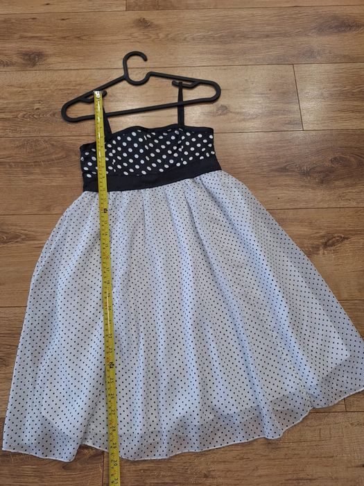 Sukienka na lato dla dziewczynki rozmiar 134 plus  legginsy