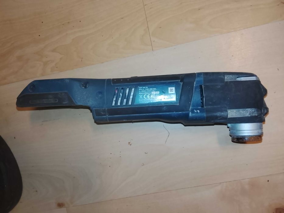 Multinarzędzie oscylacyjne Bosch GOP 18V-28 Body