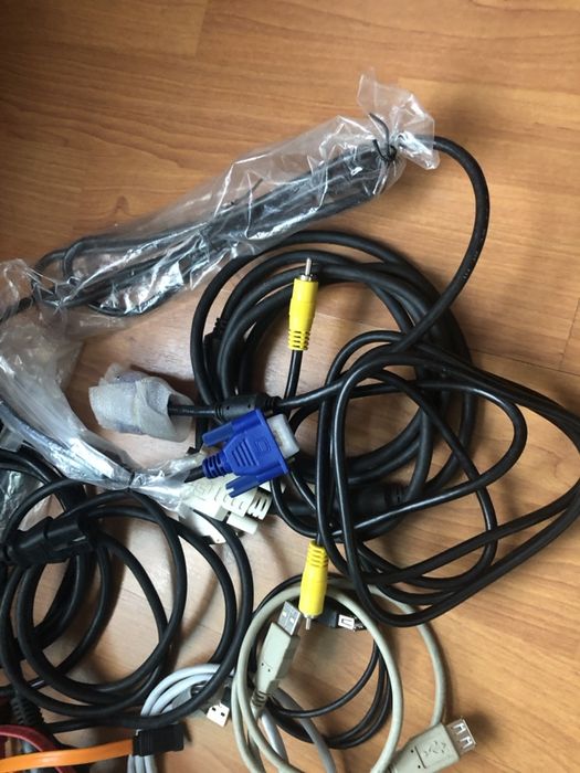 Power Cables / Adapters for VGA, SATA, USB64551468533635124