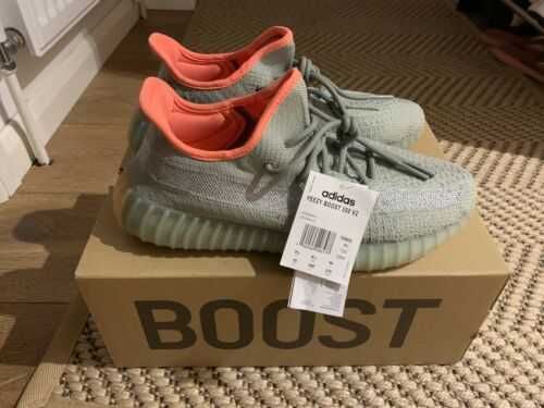 adidas Yeezy Boost 350 V2
Desert Sage