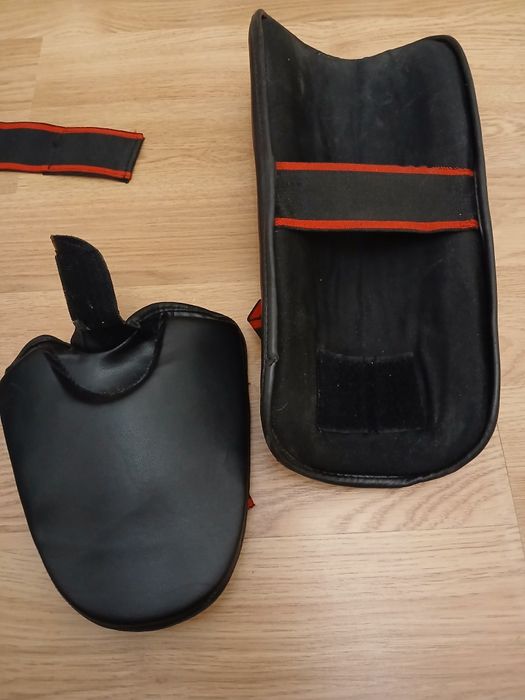 Komplet  zestaw kickboxing mma rekawice nagolenniki owijki