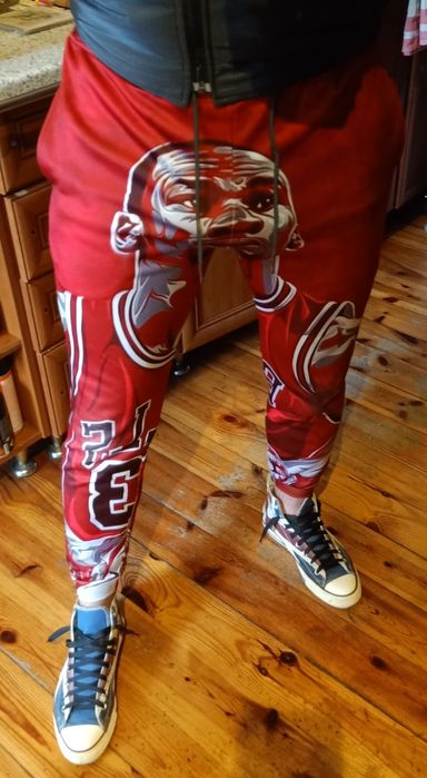 Spodnie dresowe z postacią Michaela Jordana . Rozmiar M