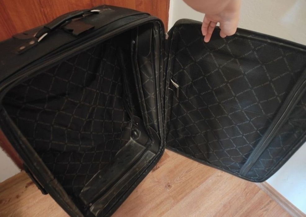 Walizka duża podróżna na kółkach obrotowych miękka , solidna bagaż.