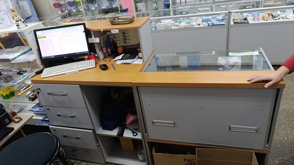 Витрины, качественные, легко доставать товар