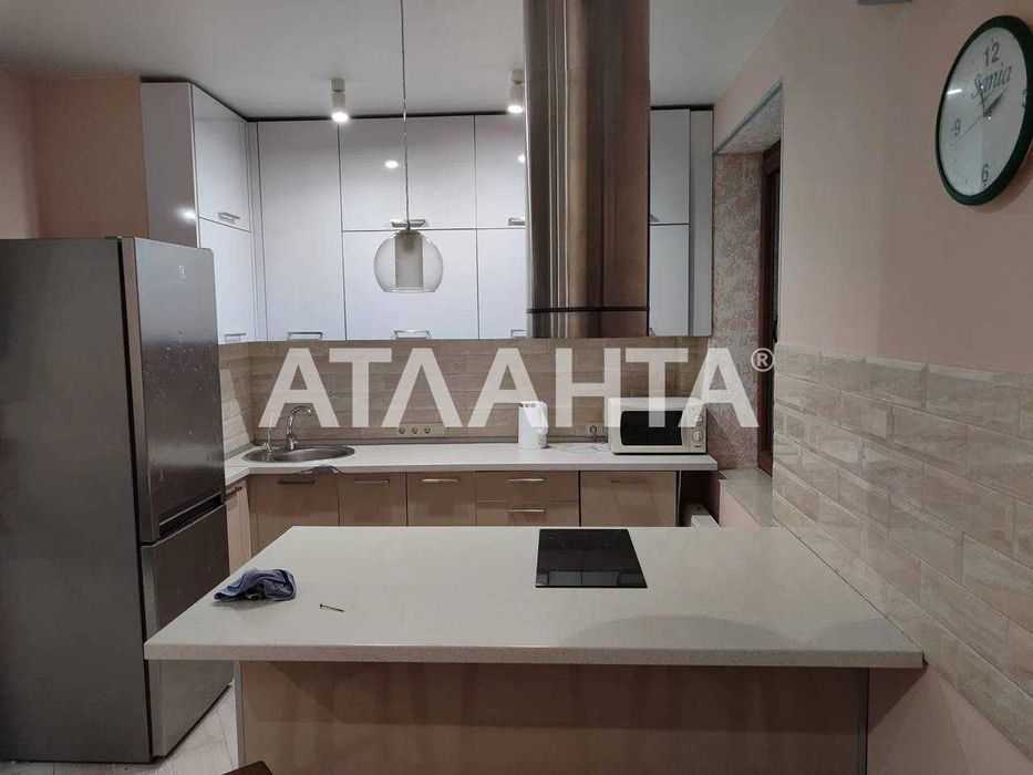 Центр. Улица Приморская. Новый дом. Ремонт, мебель !