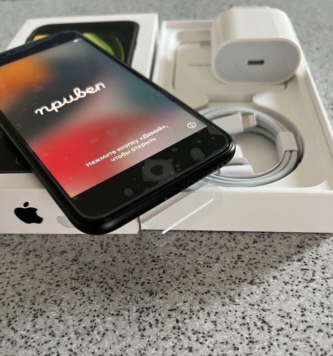 iPhone SE 2020 Black neverlock (Новий,не актвованний)
