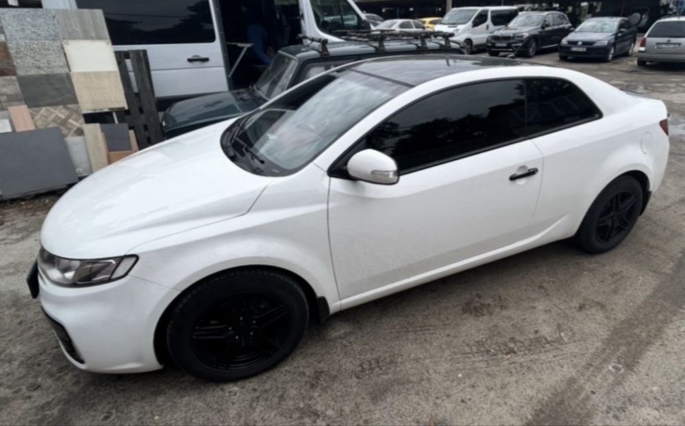Kia cerato купе