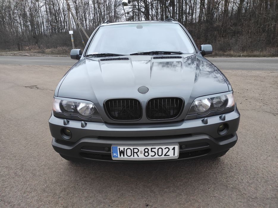 Продам BMW X5 e53 M57 3.0 T.D Свіжопригнаний в чудовому стані.
Повністю обслужене авто.
Двигун працює ідеально(замінені масла  фільтра.
Коробка перемикає відмінно.
Ходова частина повністю перебрана без зауважень.
Гарний кузов,стоїть фаркоп.
Стоїть гарне нове світло.
Нещодавно в Європі пройдено ТО.
Охайний салон.
Пічка гріє добре.
Гарне запасне колесо та домкрат на місці .
При потребі,можу скинути відеообзор авто.

Реальному покупцю торг!