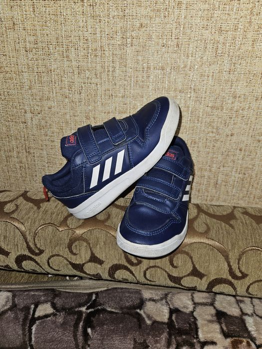 Кросівки Adidas, 31,5р. Туфлі, кеди.