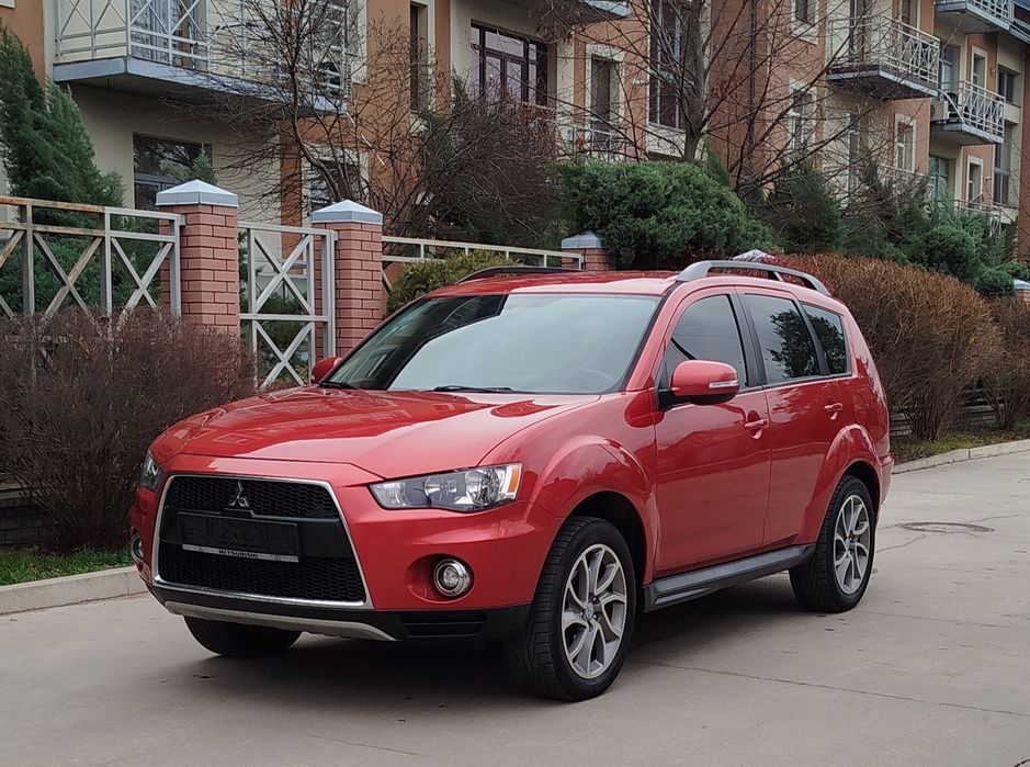 Mitsubishi Outlander XL 2012