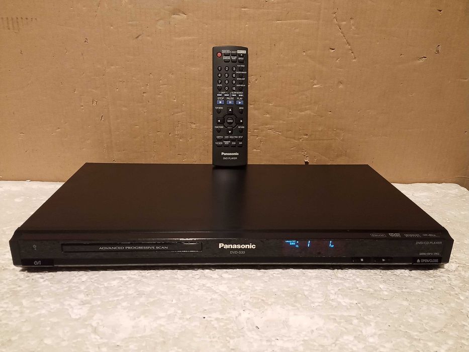 PANASONIC DVD-S33 z pilotem