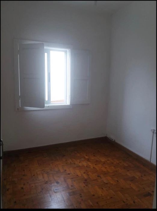 Apartamento T2 na Marinha Grande com bons acessos,