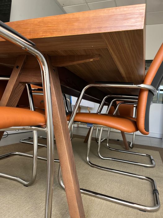 Mesa de jantar ou escritório em madeira maciça