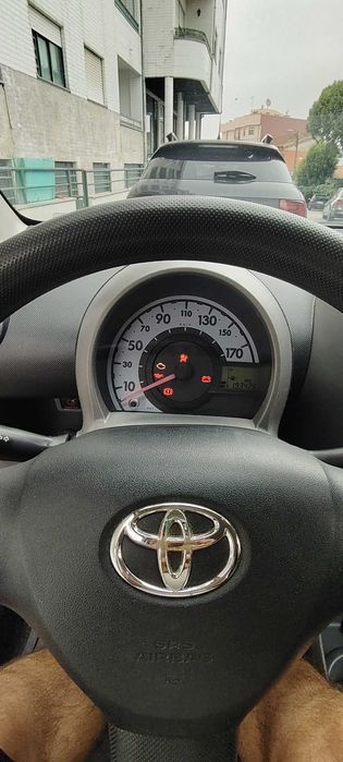 Toyota Aygo impecável