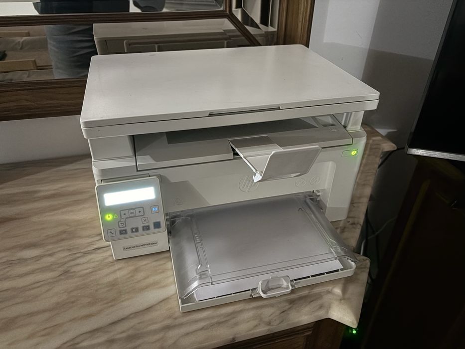 Impressora HP LaserJet Pro M130 WiFi – Laser Preto & Branco, Scanner