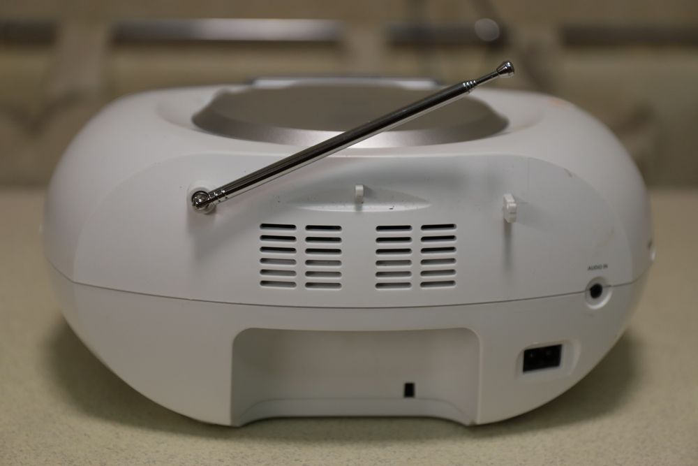 Philips  AZ 127/12  FM , CD , tape