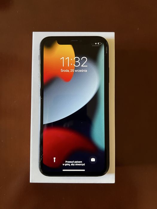 Apple Iphone 11 64 GB LTE Model A2221 Smartfon Zestaw