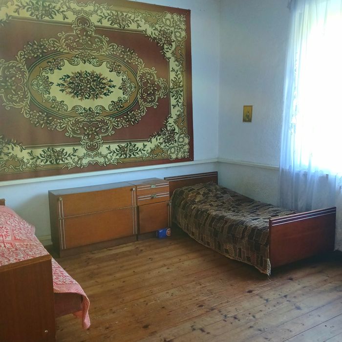 Продам будинок з власним ставком