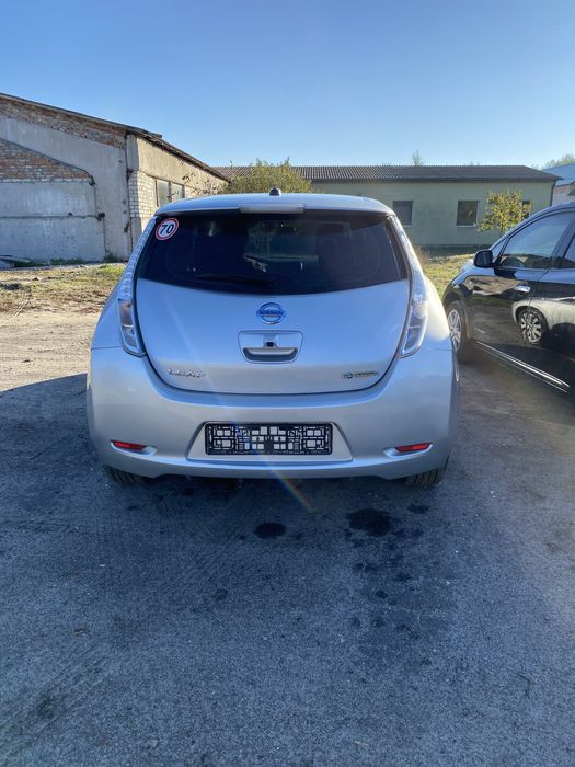 Розборка Nissan Leaf ляда фонарь кришка багажника задний бампер Лиф