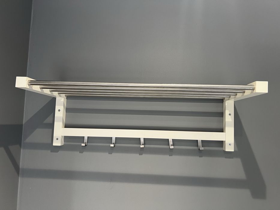 Półka ścienna z wieszakami IKEA TJUSIG