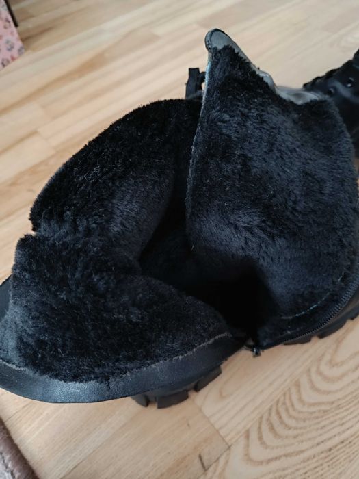 Damskie wysokie buty z paskami