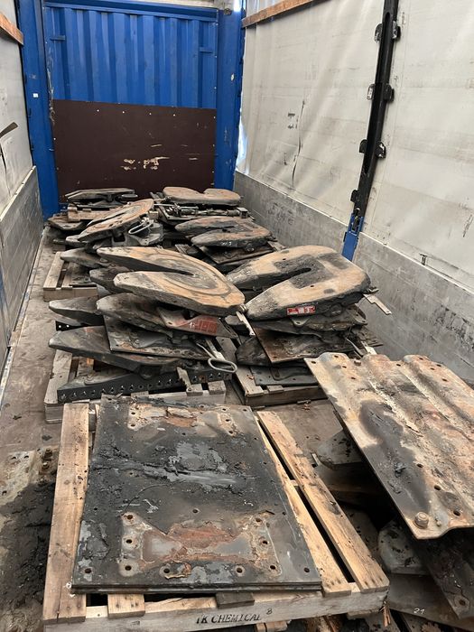 Sprzedam SIODŁA do ciągników siodłowych ciężarówek róże rozmiary
