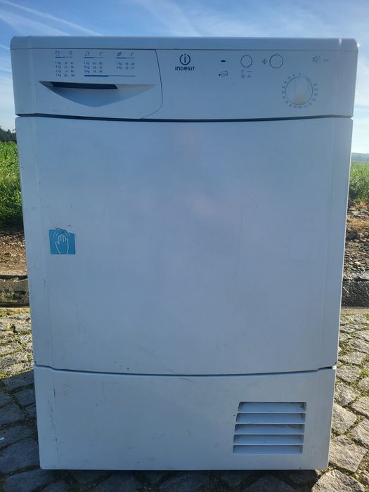 Máquina de lavar loiça industrial de capota NOVA e embalada Gondifelos,  Cavalões E Outiz • OLX Portugal