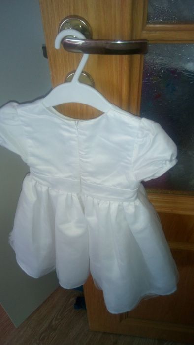 Śliczna sukieneczka na chrzest