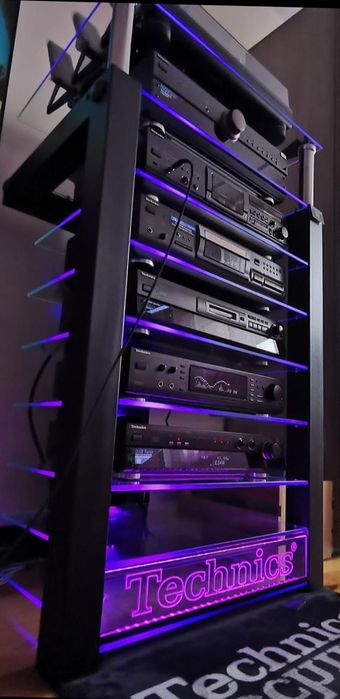Regał, stojak audio z aluminium I szkła RGB LED model TEVOR