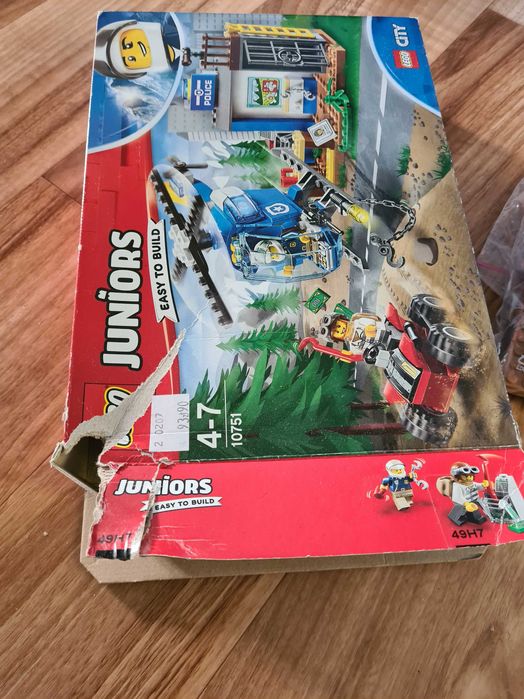LEGO Juniors Górski pościg policyjny, 10751