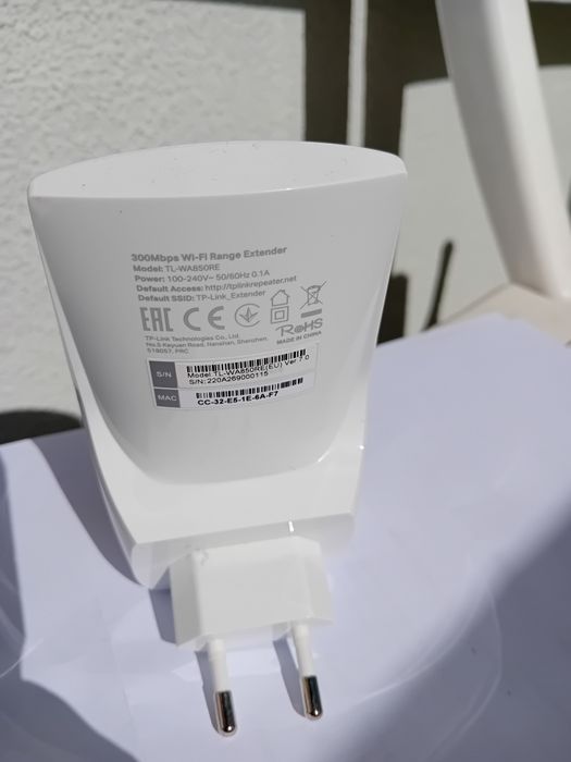 WiFi extender TP-link64283768912385123