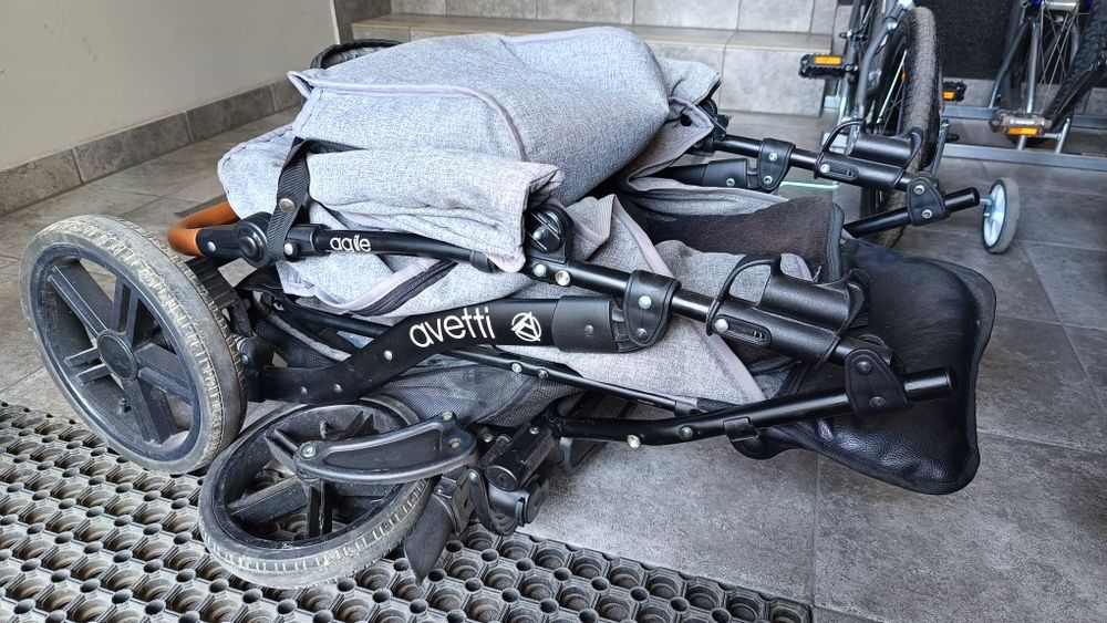 Sprzedam wózek spacerowy AVETTI AGILE DUŻE KOŁA, do 22kg,SPACERÓWKA,
