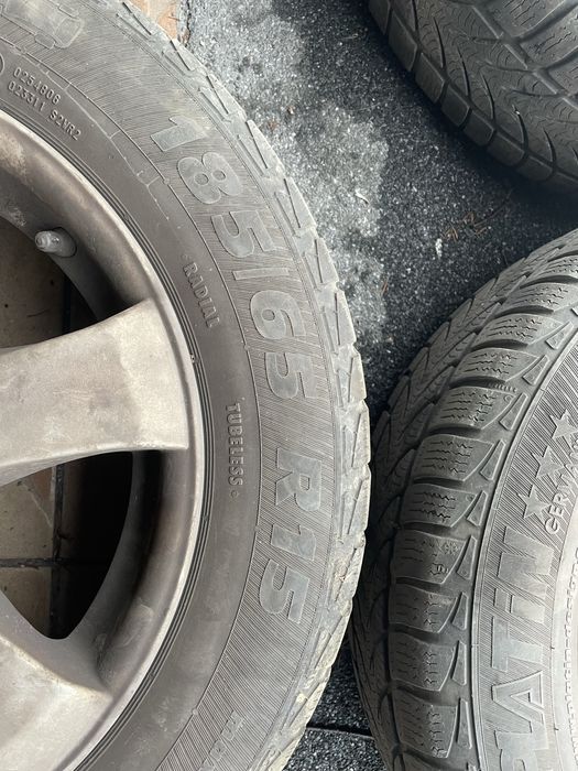 Felgi 15+ opony 185/65  zimowe peugeot 207. Fajny stan!