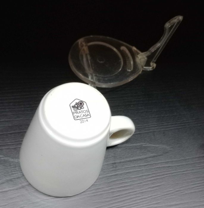 Chávena Café c/ Piris Chave D´Ouro Comemoração Prato da Casa 2014