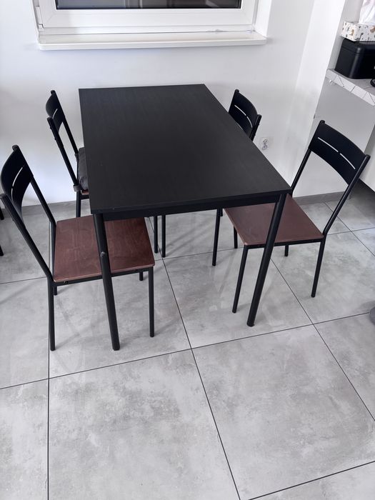 Stół IKEA + 4 krzesła + 2 wysokie