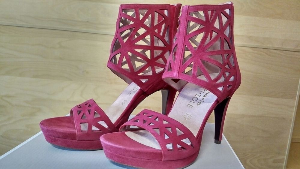 Tamaris nowe skórzane sandały 39