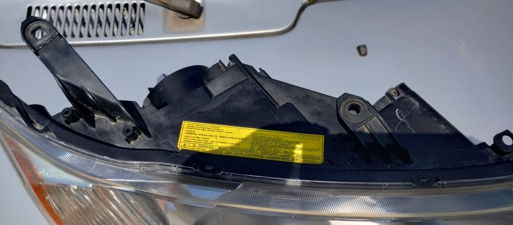 Фара  правая  ксенон. Mitsubishi Outlander XL. 2006 -09.