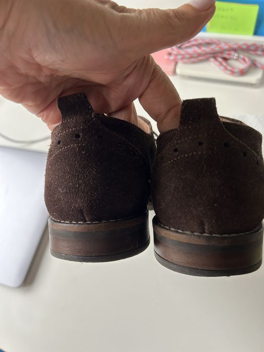 Sapatos de camurça com atacadores, tam 40