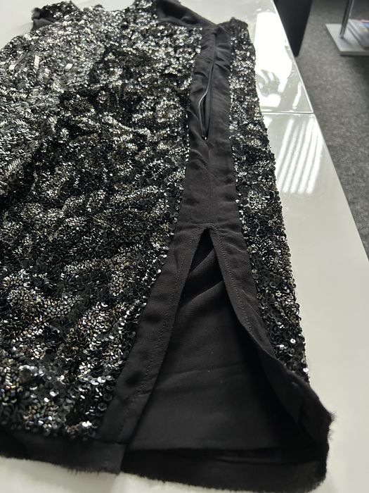 Sukienka mini AllSaints – cekinowa, czarna