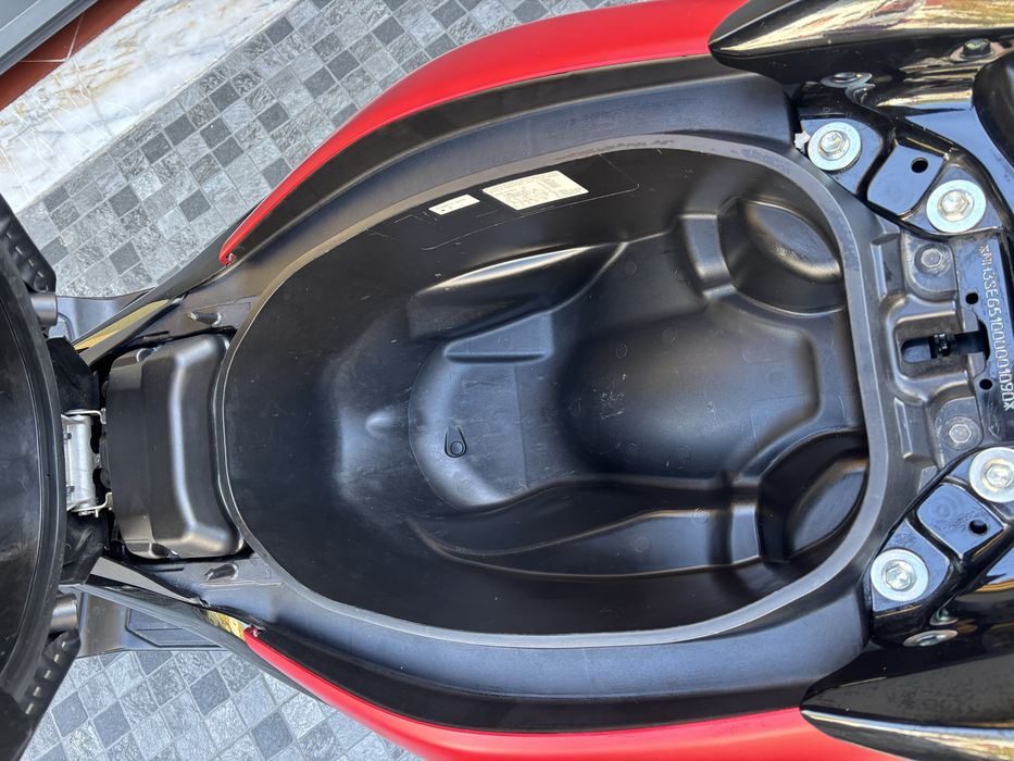 Vende-se N-MAX Yamaha