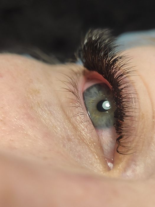 Наращивание ресниц/Нарощування вій