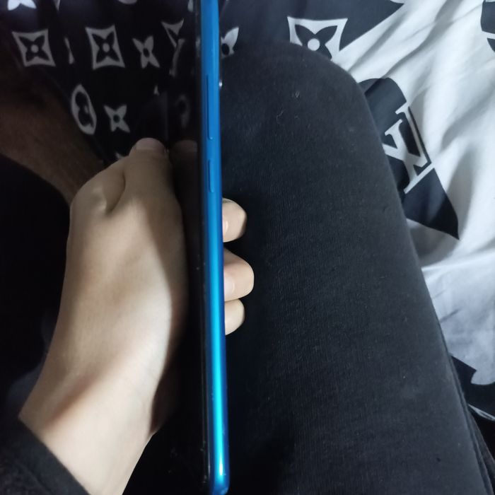 Продам редми 9а..