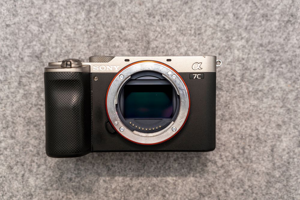 Sony A7C bezlusterkowiec + klatka