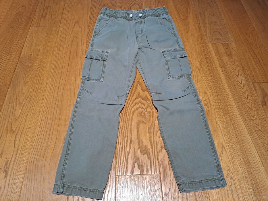 Spodnie cargo H&M, bluza Coccodrillo 134